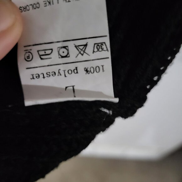 ***FREE WITH ANY PURCHASE**** WOMANS TRENDY BACK DROP SHOULDER SWEATER SZ L - Picture 6 of 6